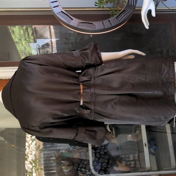 Brown coat - Picture 5 of 7